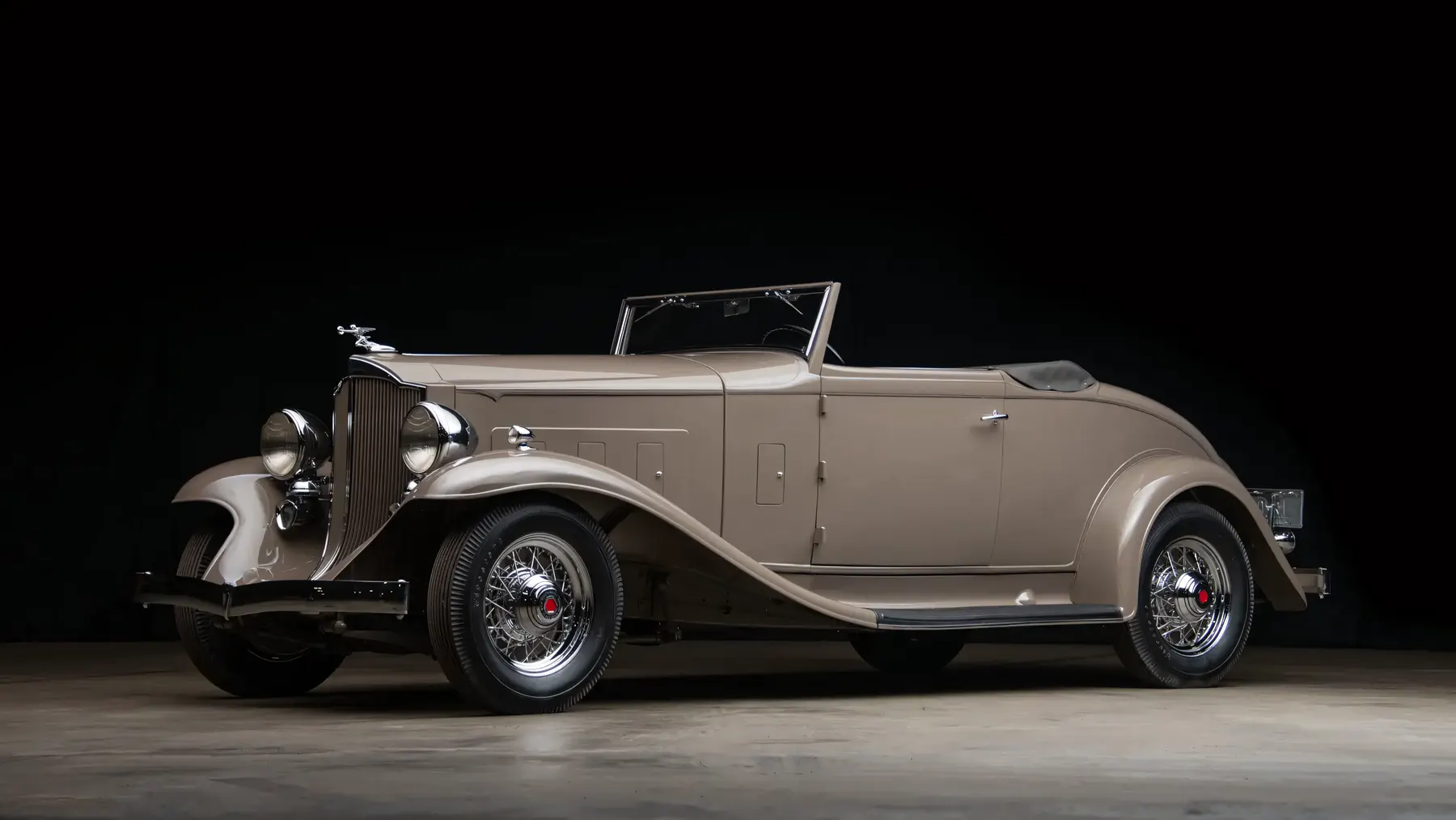 1932