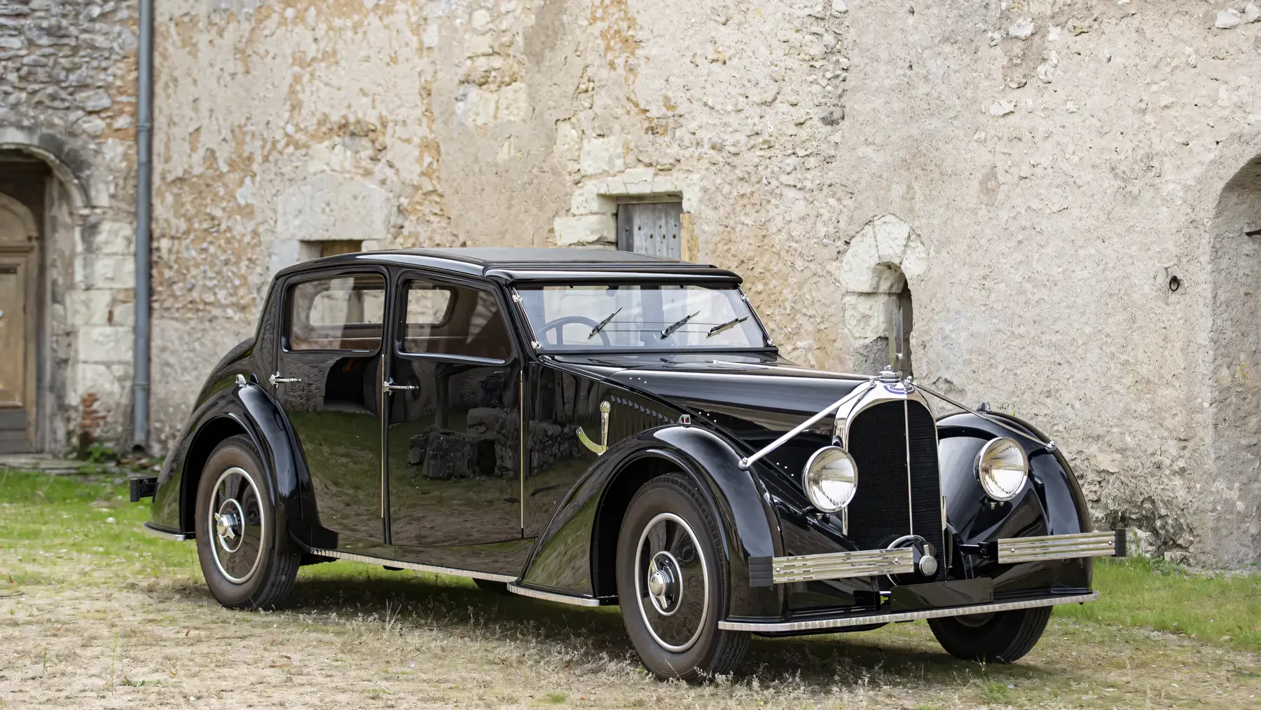 1935