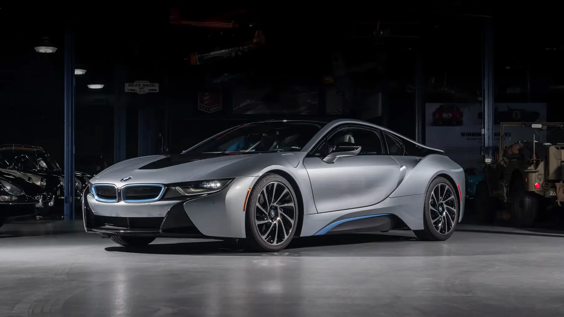 2014 BMW i8 (I12)