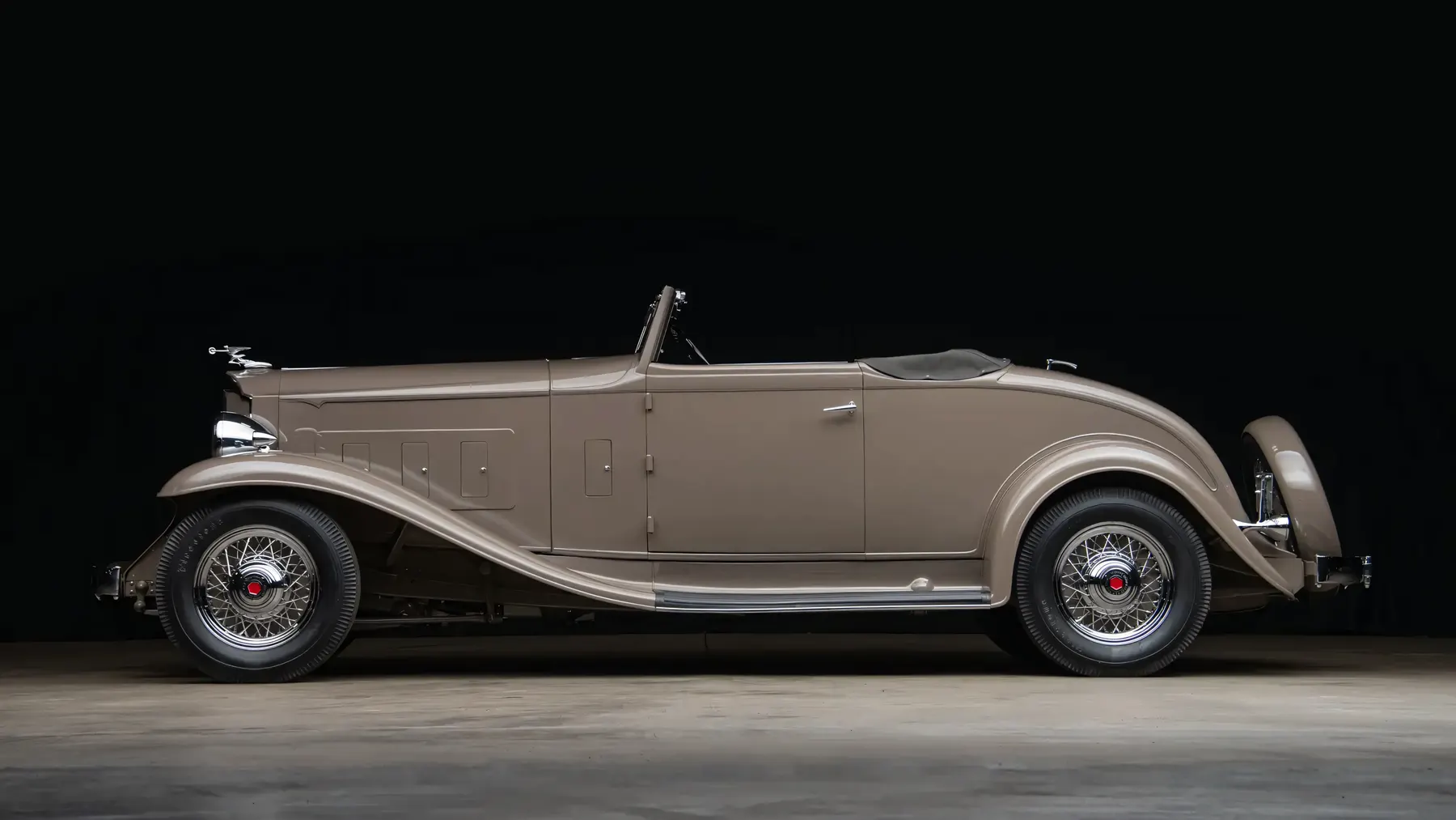 1932 Packard Light Eight Coupe Roadster - photo 1
