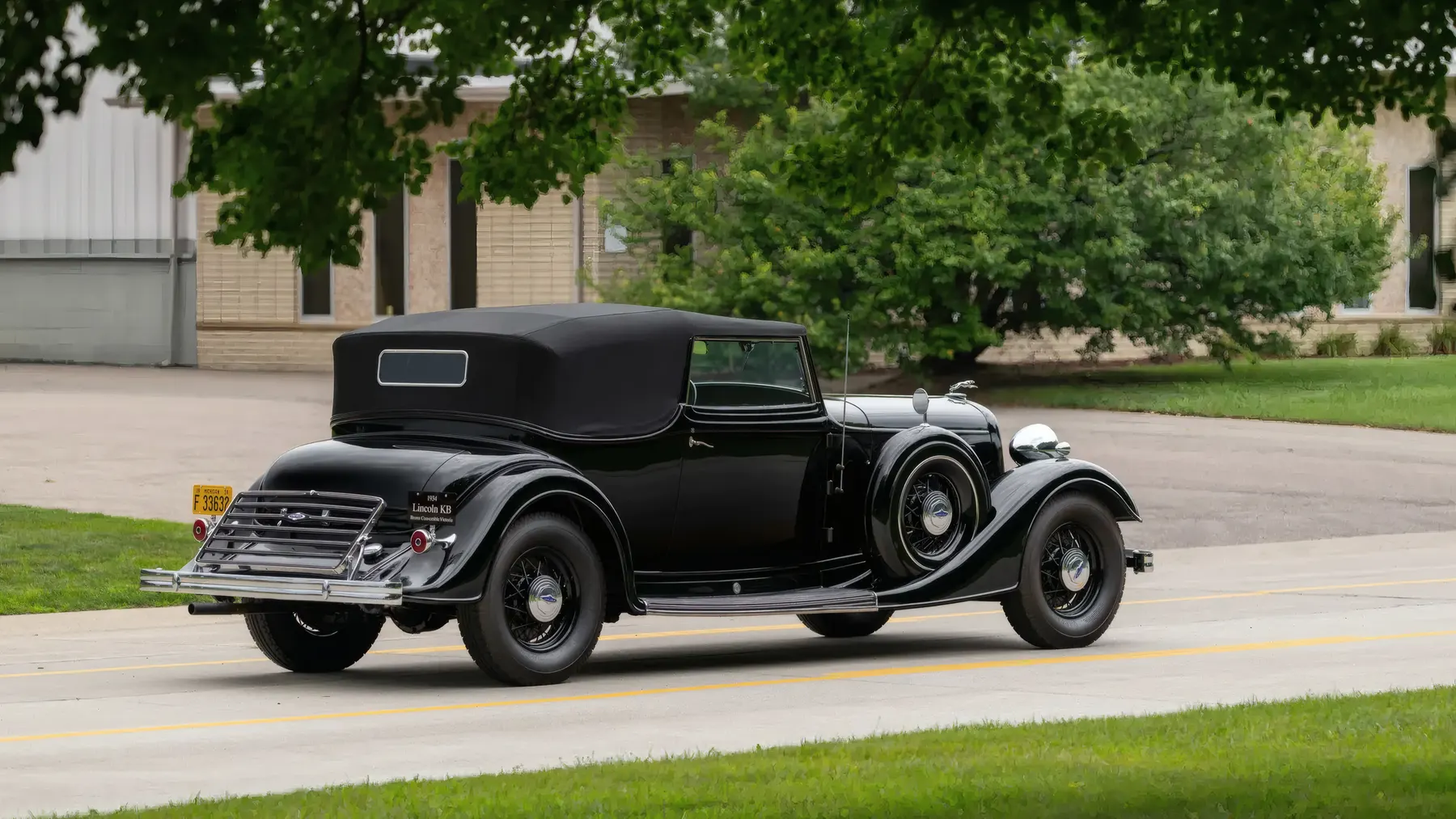 1934 Lincoln Model KB Convertible Victoria by Brunn - photo 2