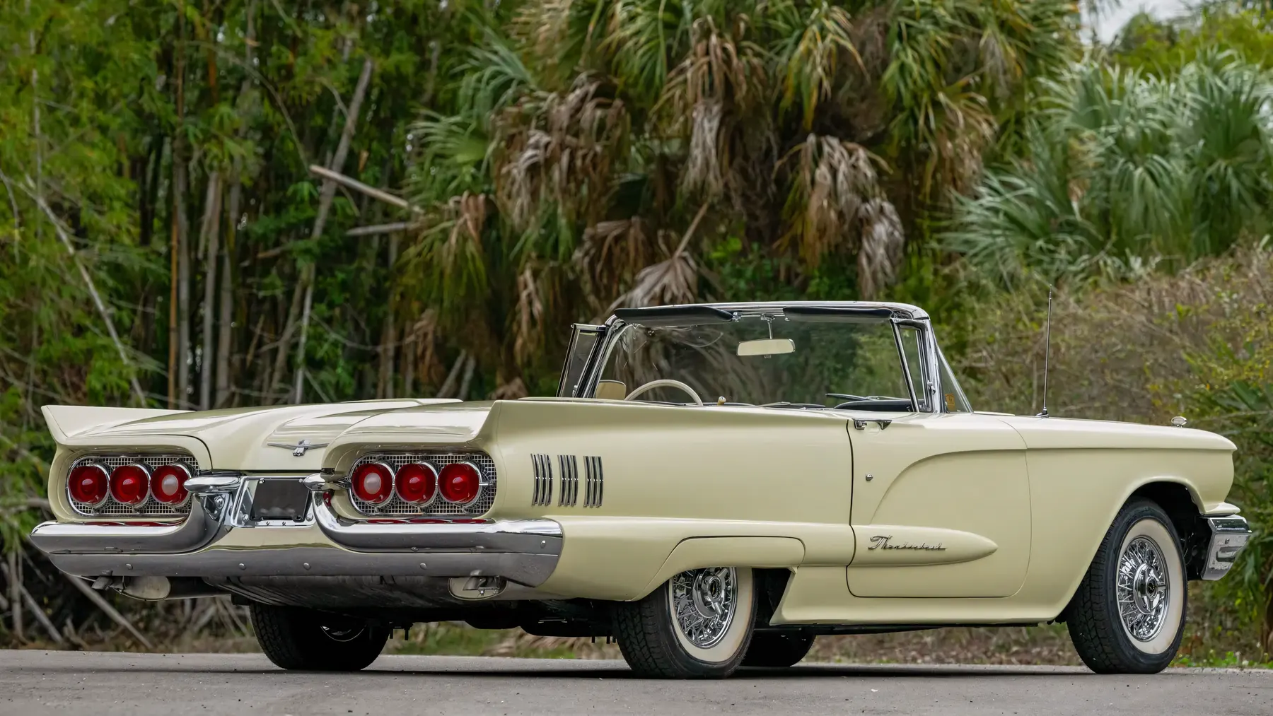 1960 Ford Thunderbird Convertible - photo 1