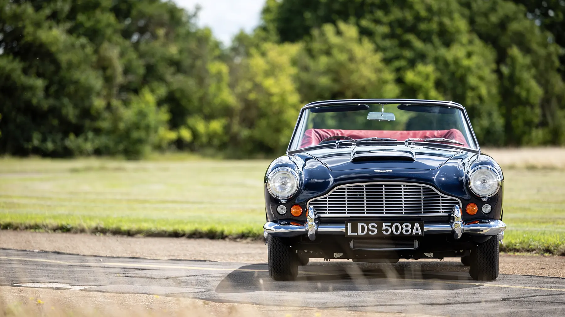 1963 Aston Martin DB4 Convertible - photo 2