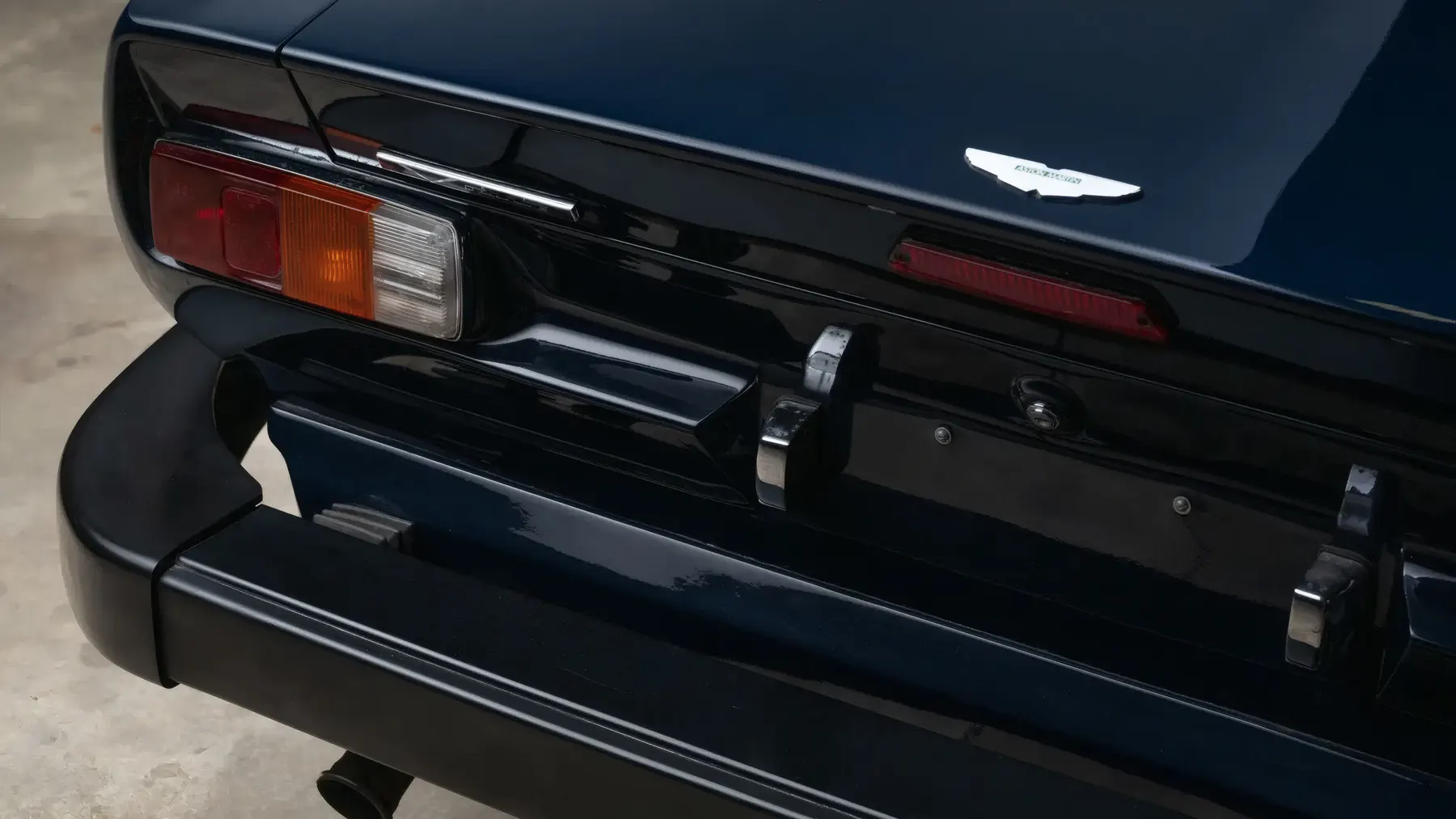 1986 Aston Martin V8 Volante - photo 4