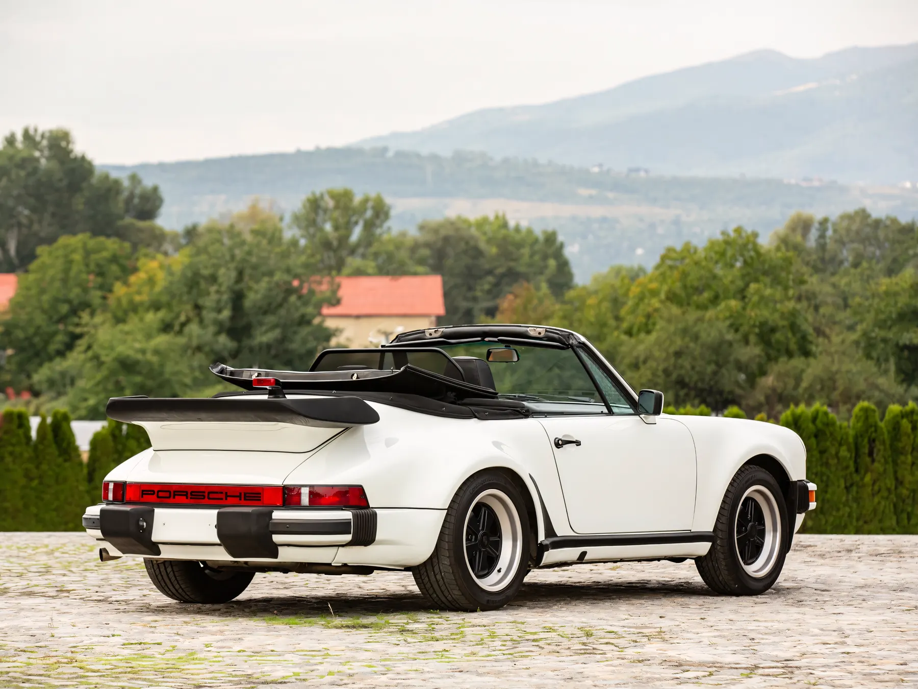1986 Porsche 911 Carrera 3.2 Cabriolet