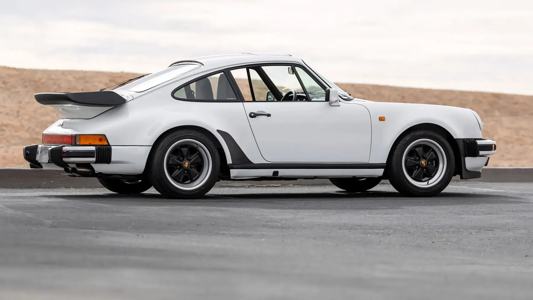 1989 Porsche 911 (964) Turbo S 'WLS' Coupe - photo 5