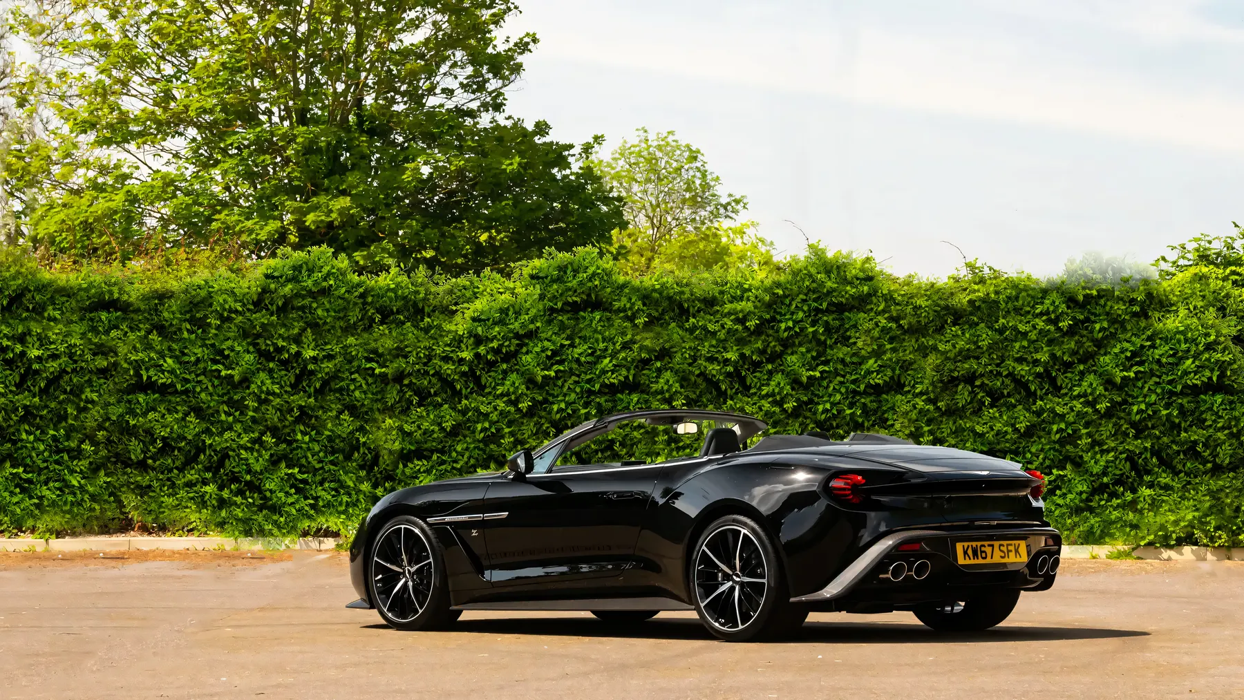 2018 Aston Martin Vanquish Zagato Volante