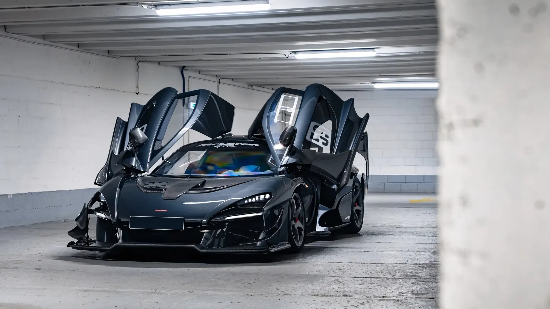2020 McLaren Senna GTR 'LM 25' by Lanzante - photo 1