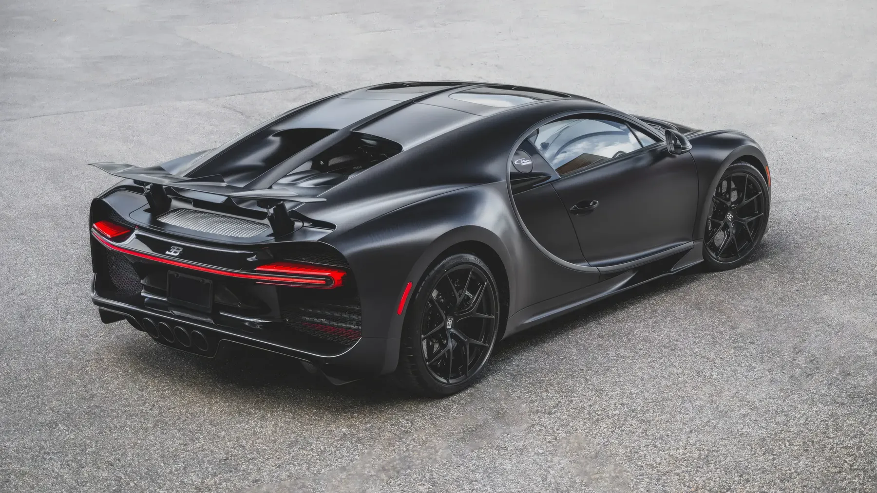 2021 Bugatti Chiron Sport Noire - photo 2