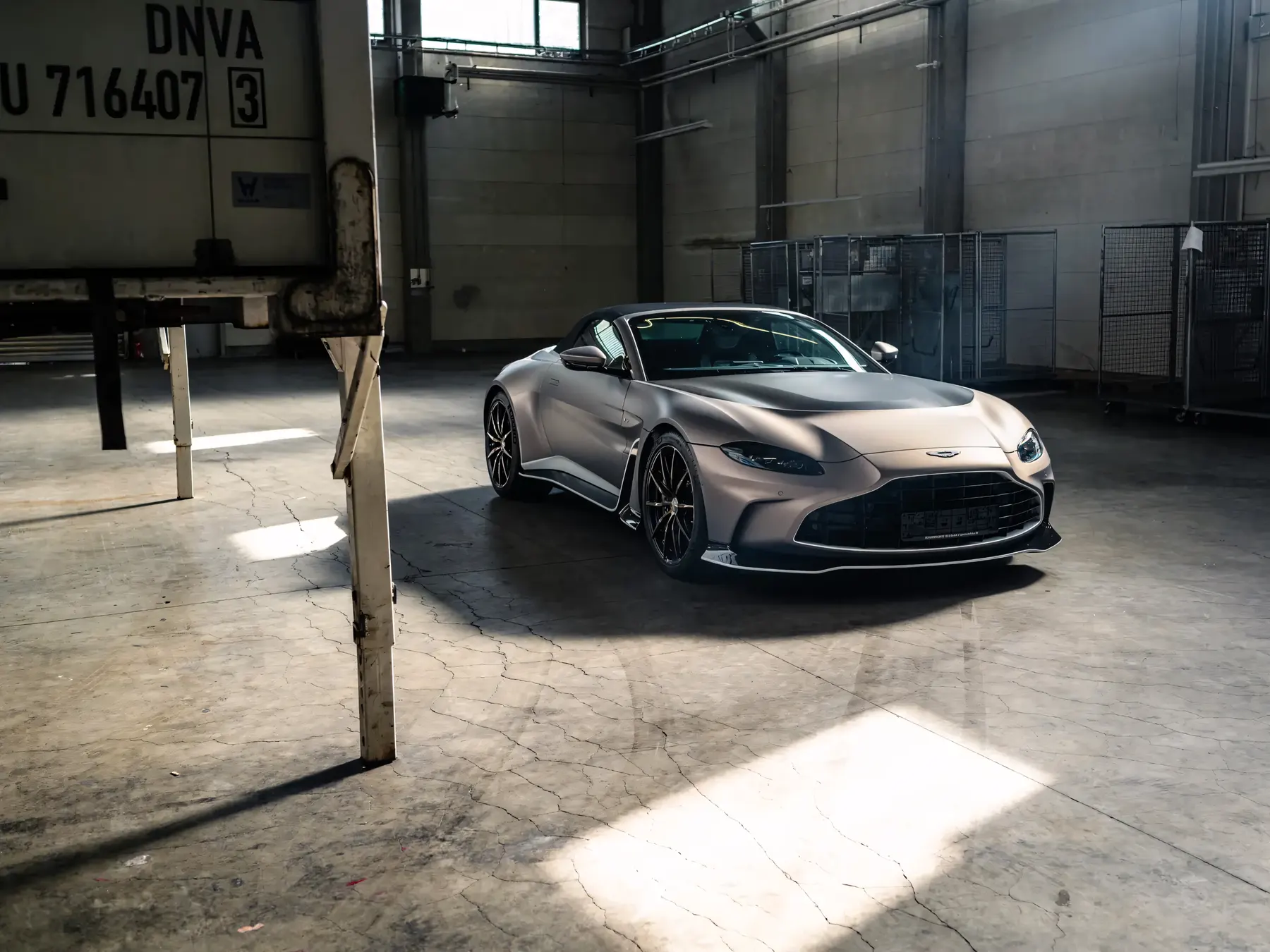 2023 Aston Martin V12 Vantage Roadster - photo 6